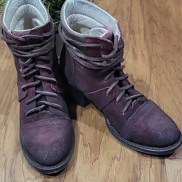 Freebird By Steven Cage in Burgundy 6 - Picture 5 of 14